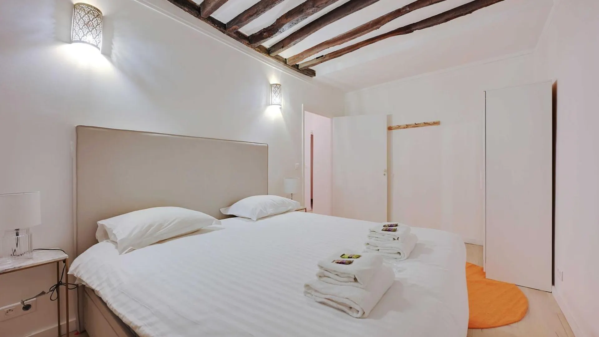 Chic - 2br-6p - Center Of Appartamento