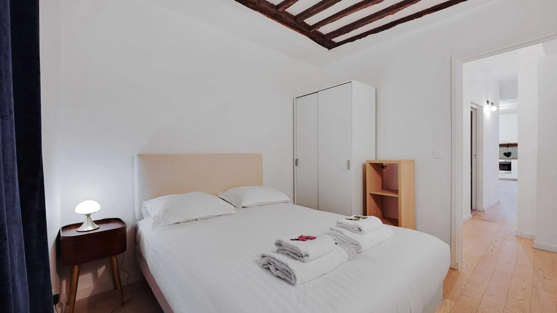 Chic - 2br-6p - Center Of Apartment *